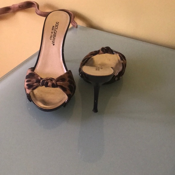Shoes - Picture 4 of 4